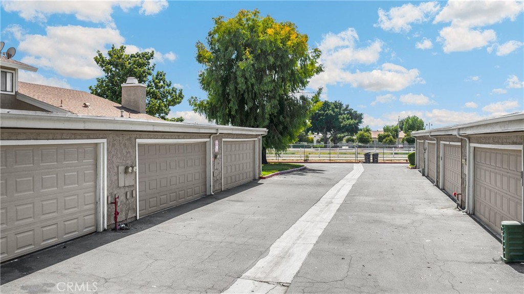 2061 W Redlands Boulevard 7b Property Photo 30