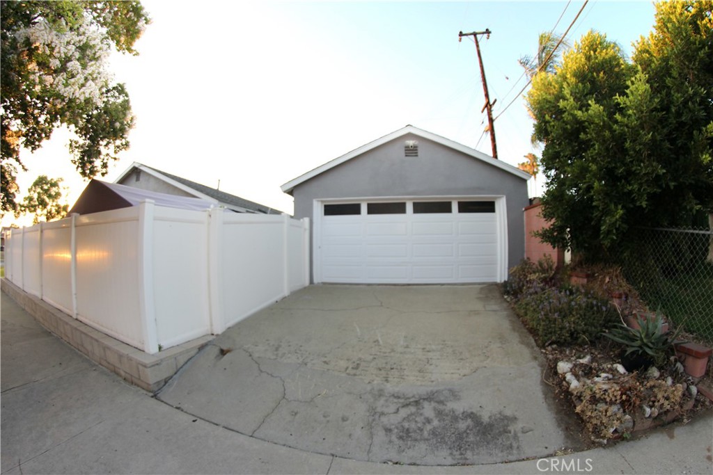 2904 Sterling Street Property Photo 3