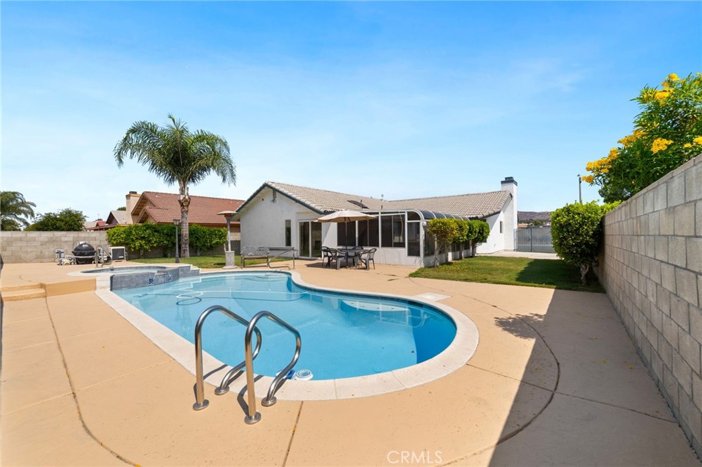 26337 Dracaea Avenue Property Photo 1