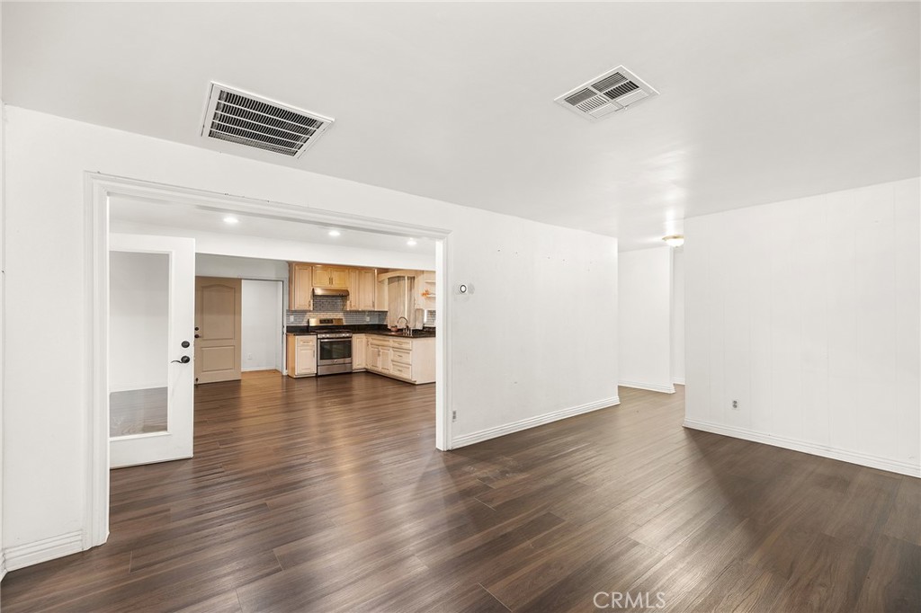 7020 Argyle Avenue Property Photo 9