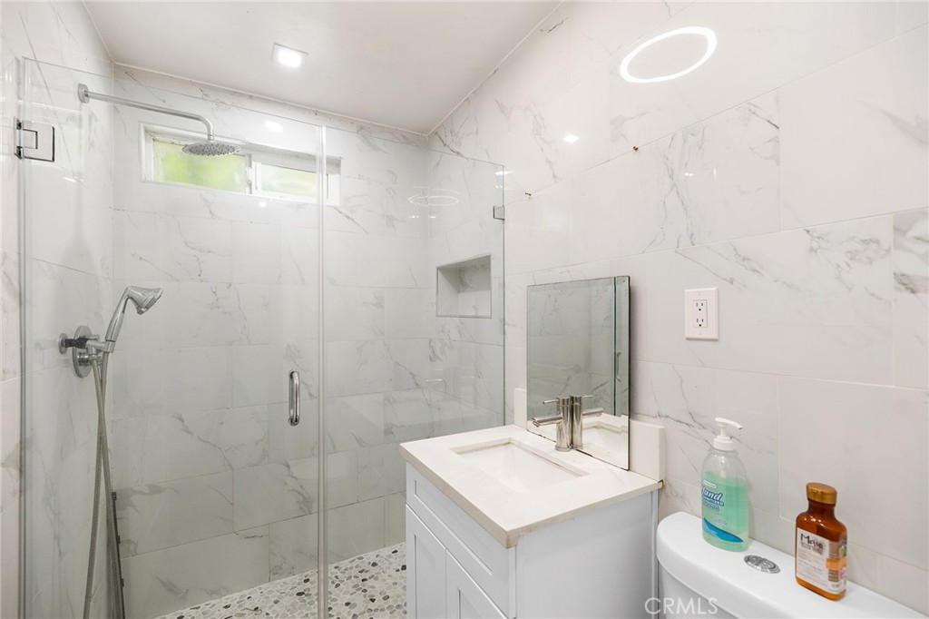 7020 Argyle Avenue Property Photo 15
