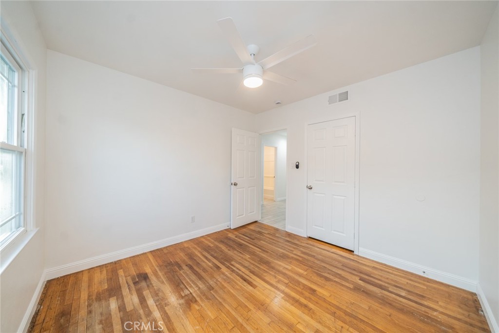 565 E 40th Street Property Photo 14