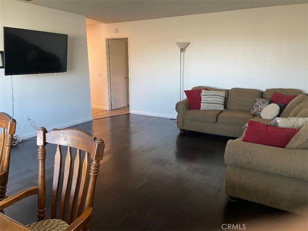 493 S 16th Street Property Photo 4
