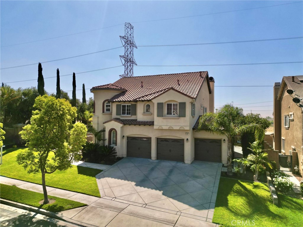 5381 Campania Way Property Photo 3