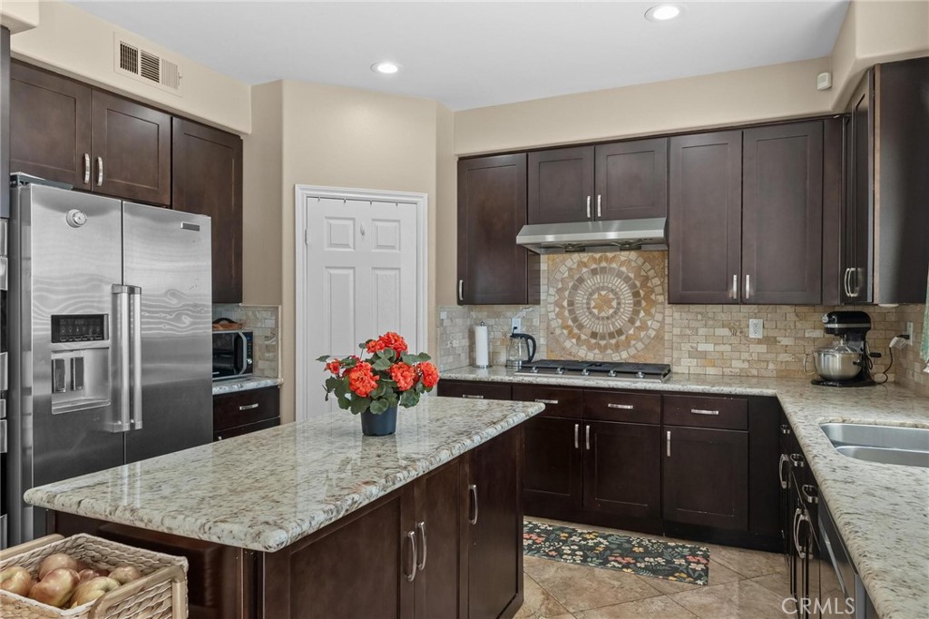 5381 Campania Way Property Photo 20