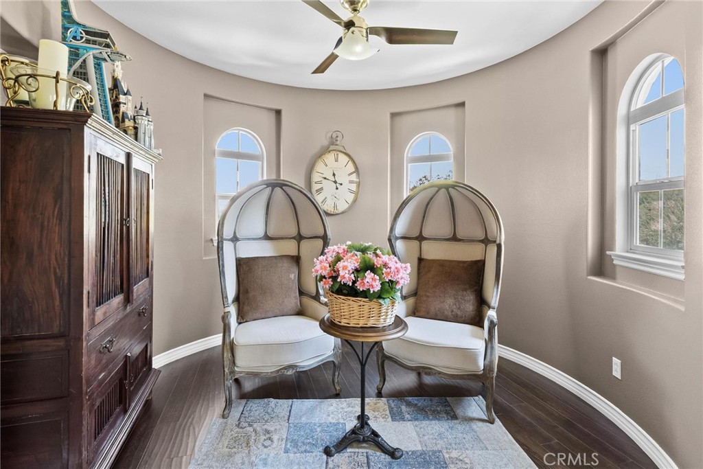 5381 Campania Way Property Photo 23