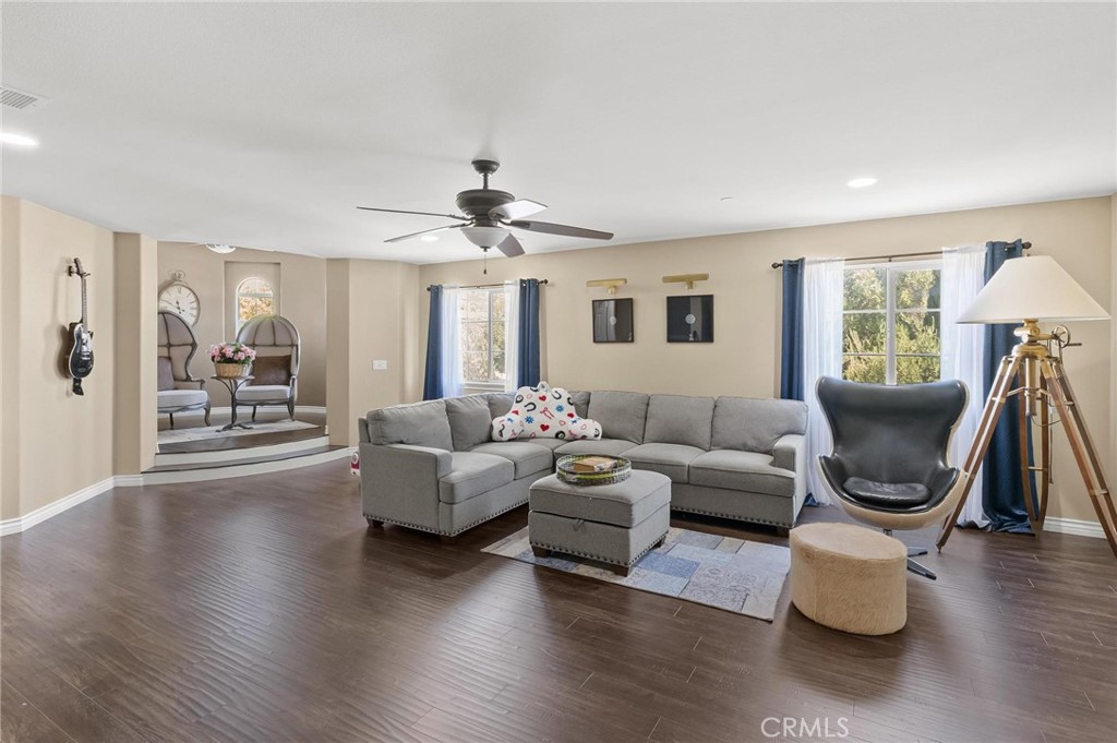 5381 Campania Way Property Photo 24