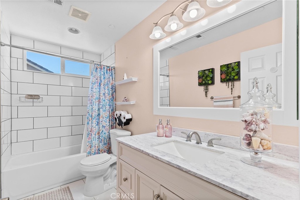 5381 Campania Way Property Photo 31