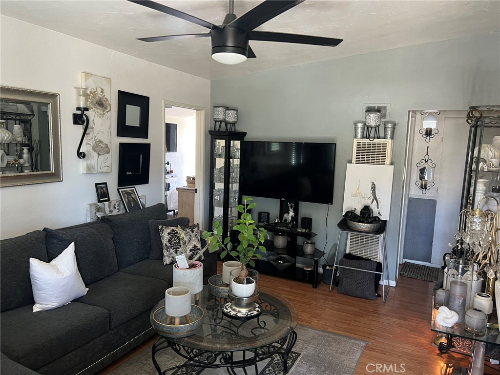 103 E Barbour Street Property Photo 4