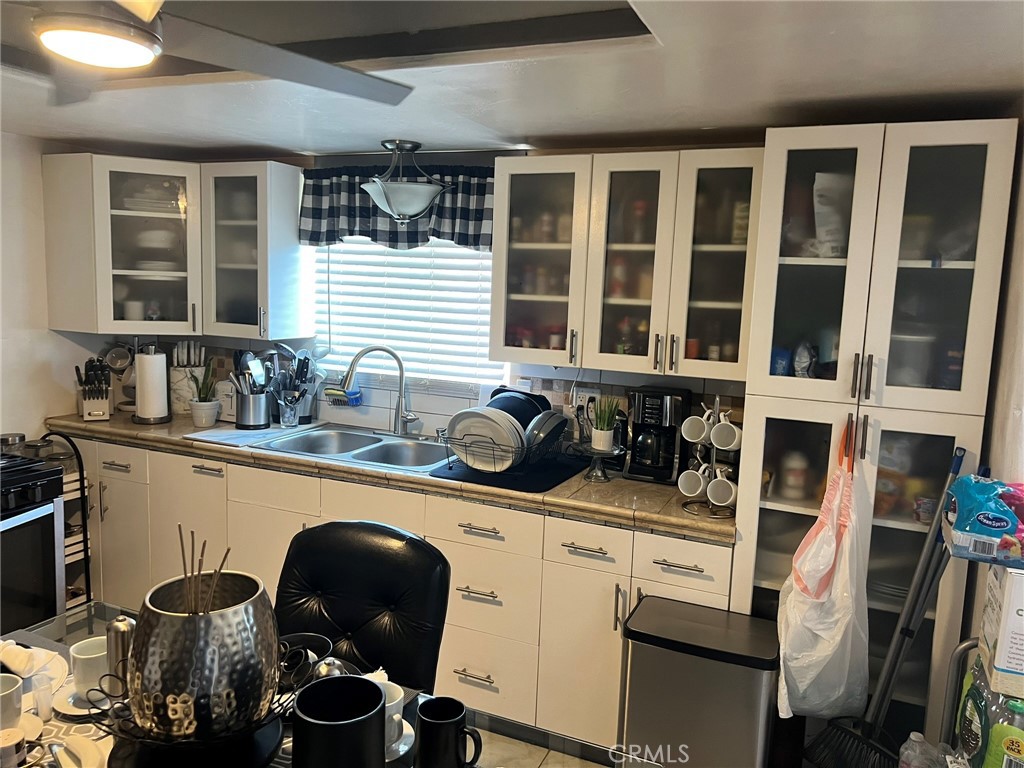 103 E Barbour Street Property Photo 6