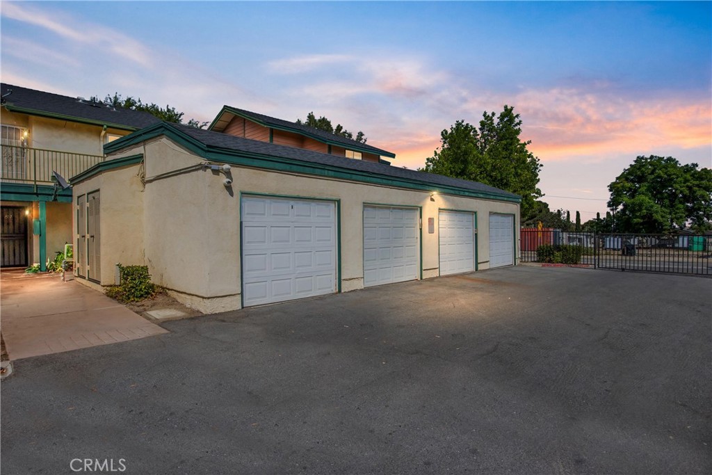 2652 Shadow Hills Drive Property Photo 3