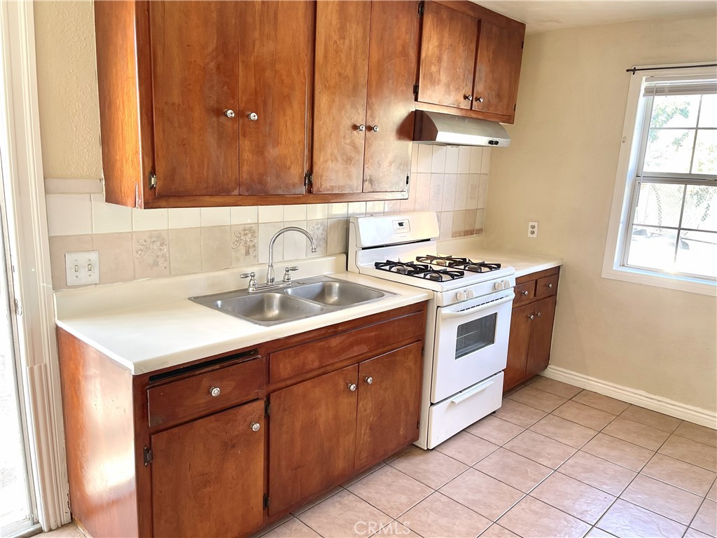 14650 Boyle Property Photo 3