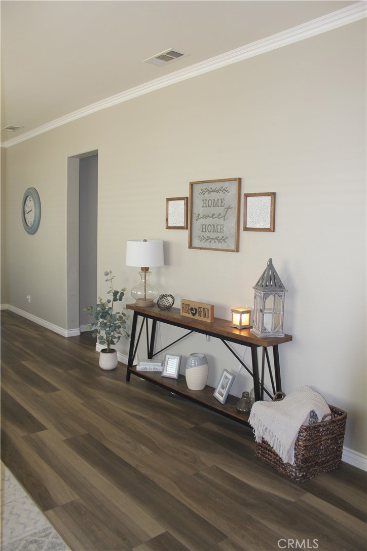 1679 Golden Way Property Photo 4