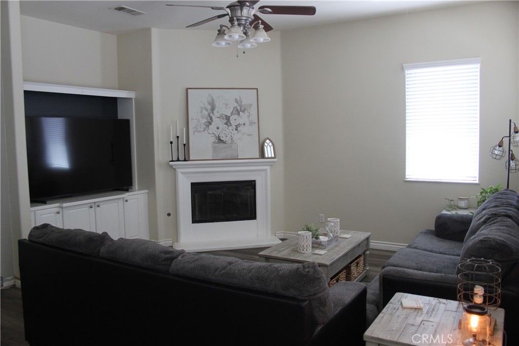 1679 Golden Way Property Photo 11