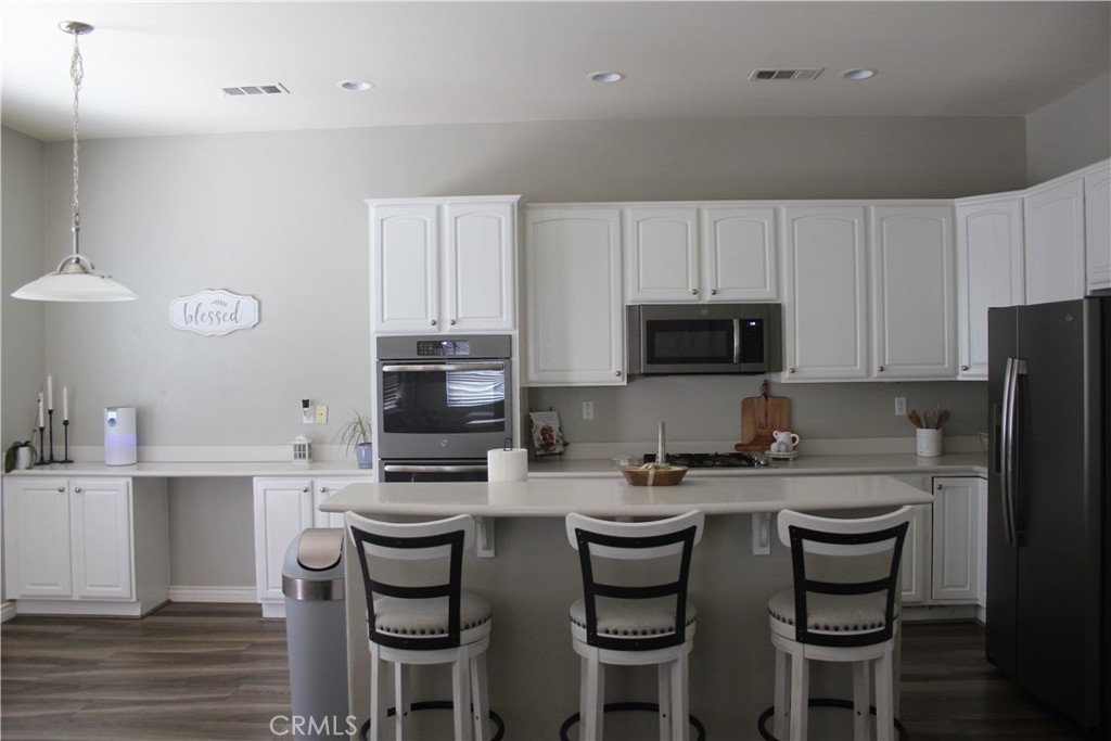 1679 Golden Way Property Photo 12