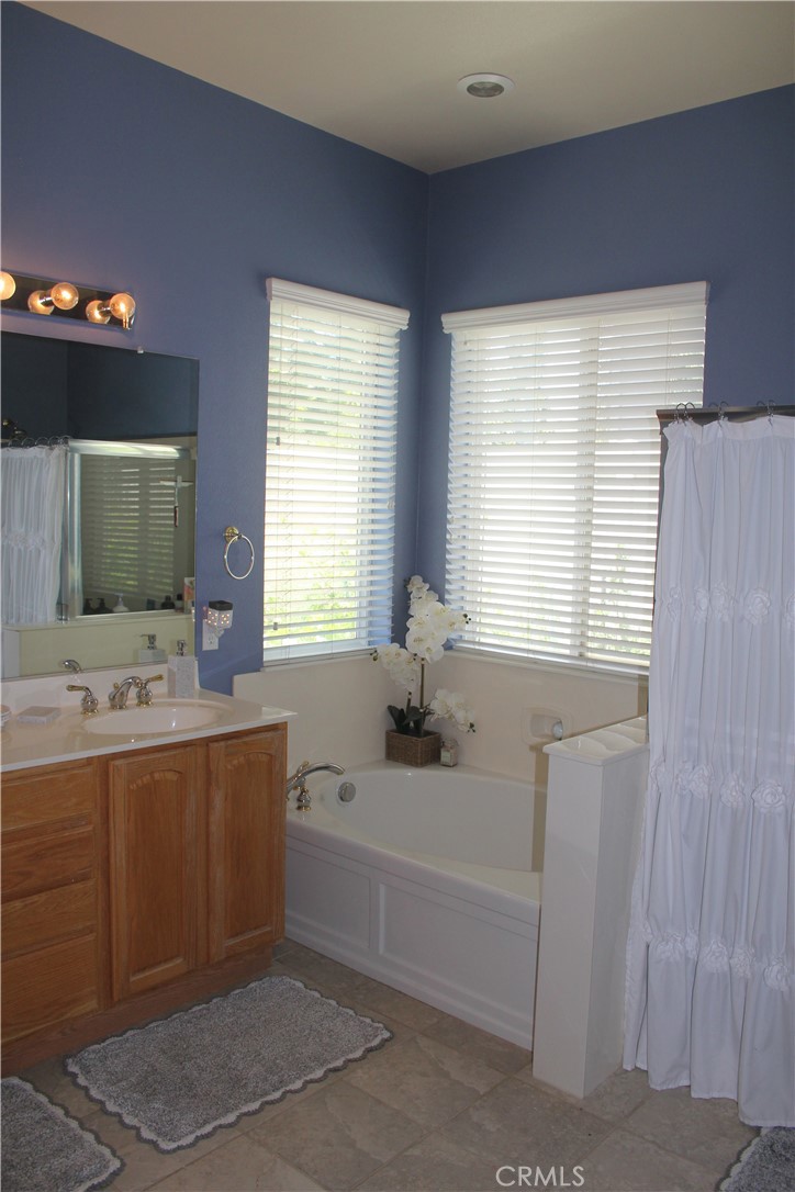 1679 Golden Way Property Photo 24
