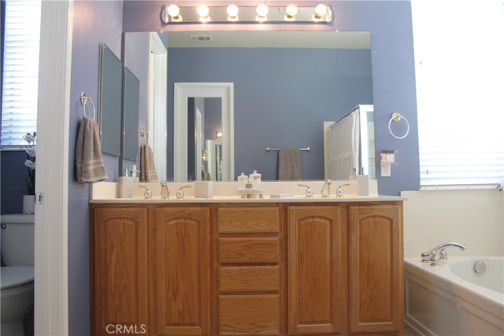 1679 Golden Way Property Photo 25
