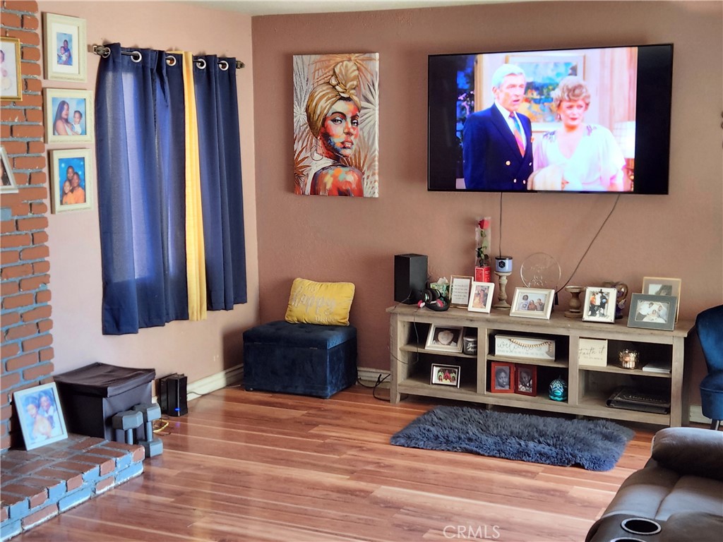 5680 Bonnie Street Property Photo 4