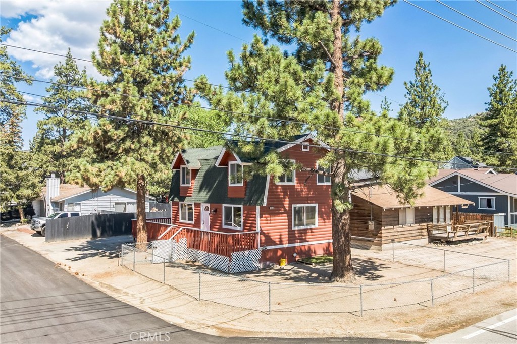 1050 Paradise Way Property Photo 7
