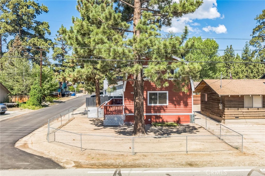 1050 Paradise Way Property Photo 8
