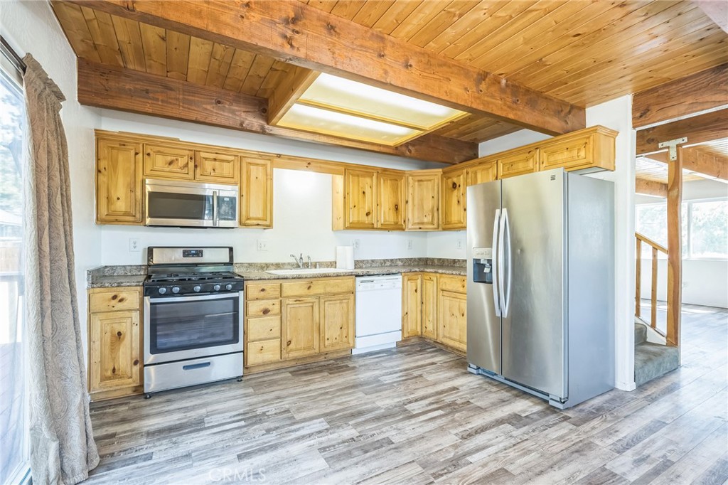 1050 Paradise Way Property Photo 12