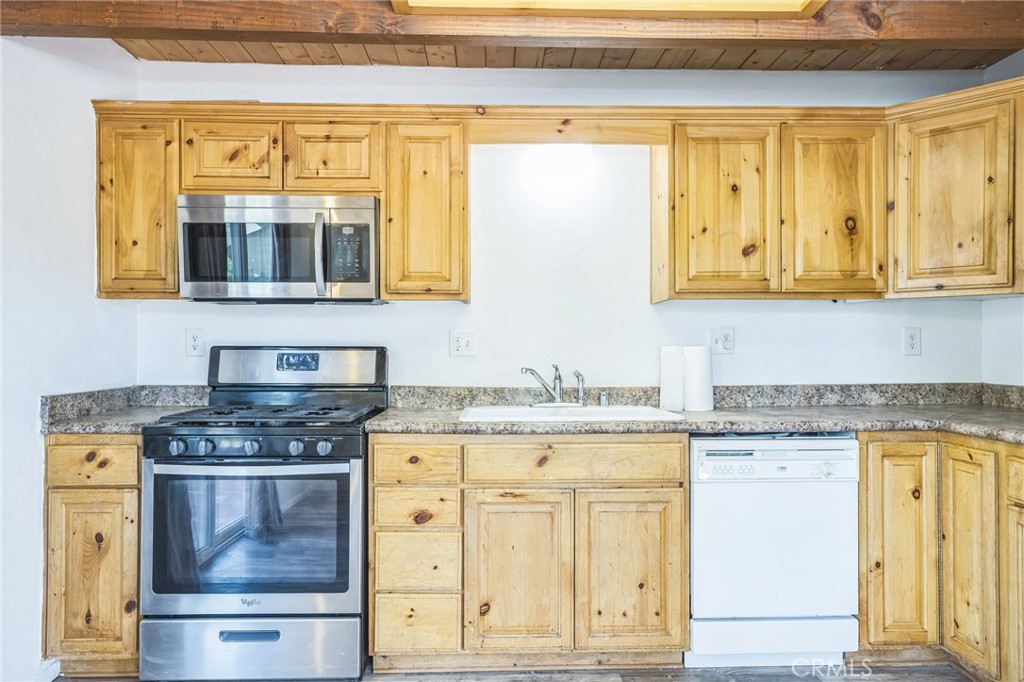 1050 Paradise Way Property Photo 13