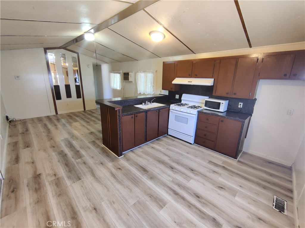 250 N Linden Avenue 223 Property Photo 5