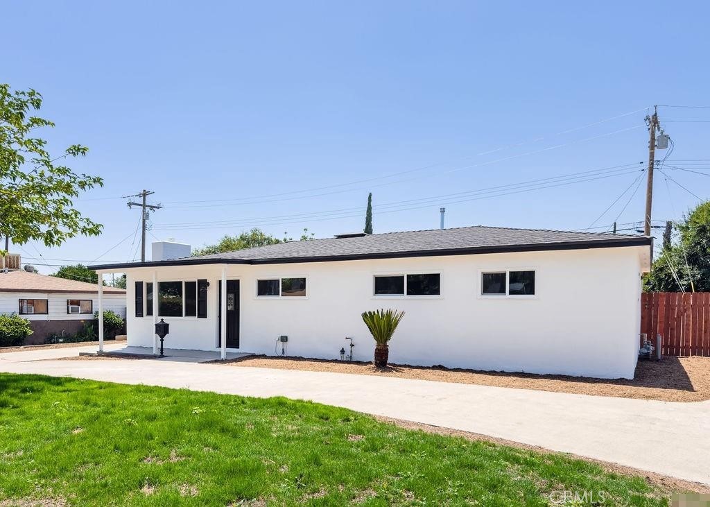 6692 Elm Avenue Property Photo 4