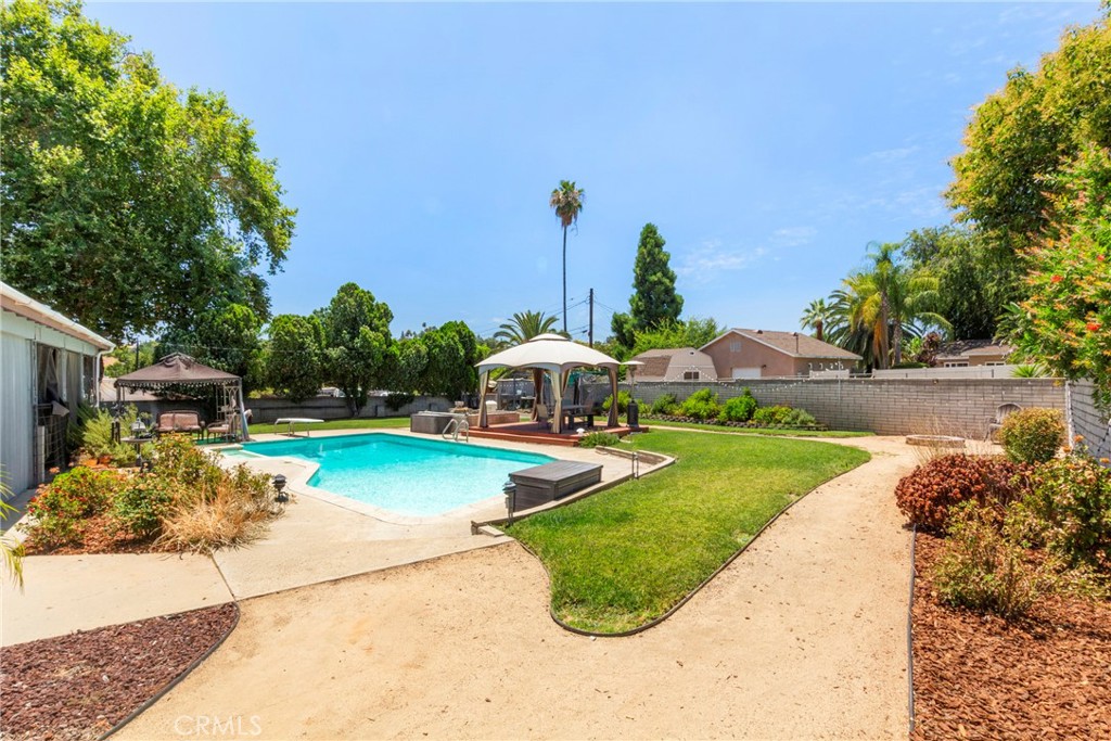 12368 Overcrest Drive Property Photo 19