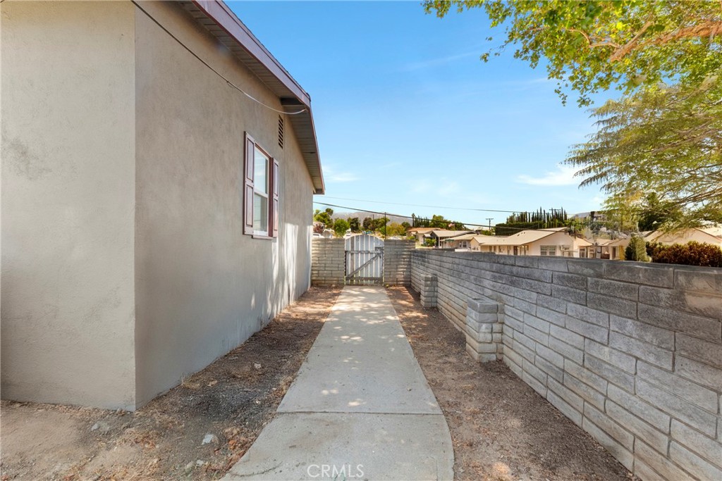 12368 Overcrest Drive Property Photo 26