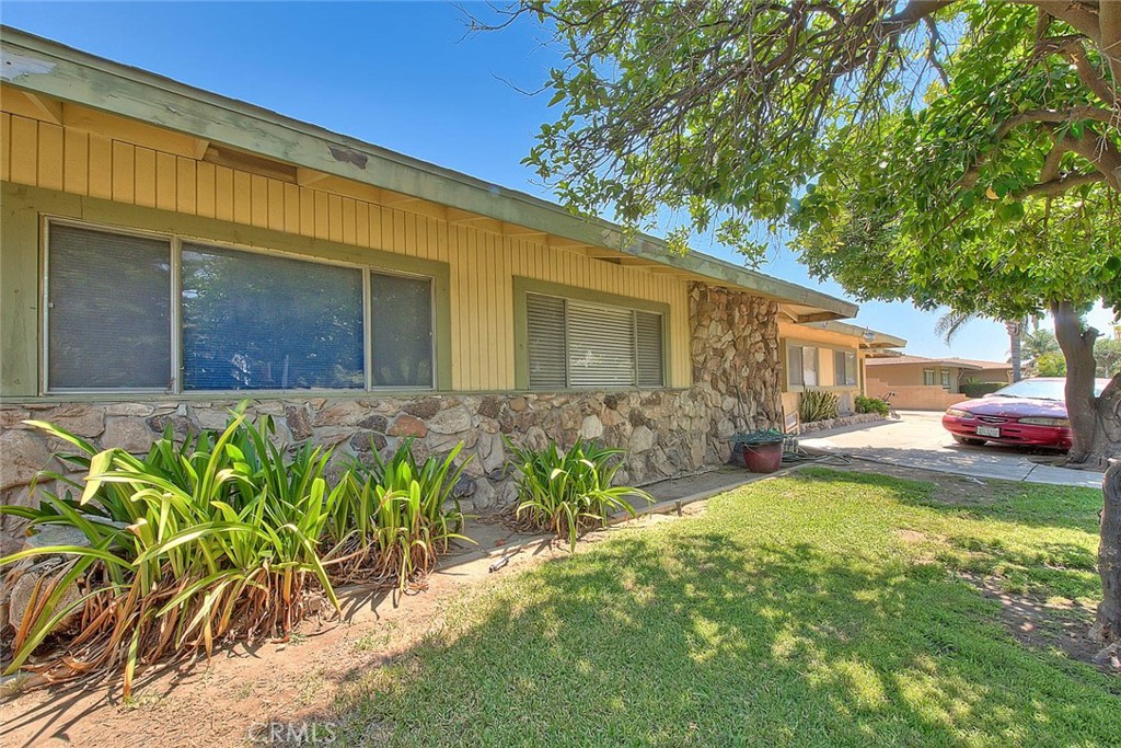 5737 Riverside Avenue Property Photo 2