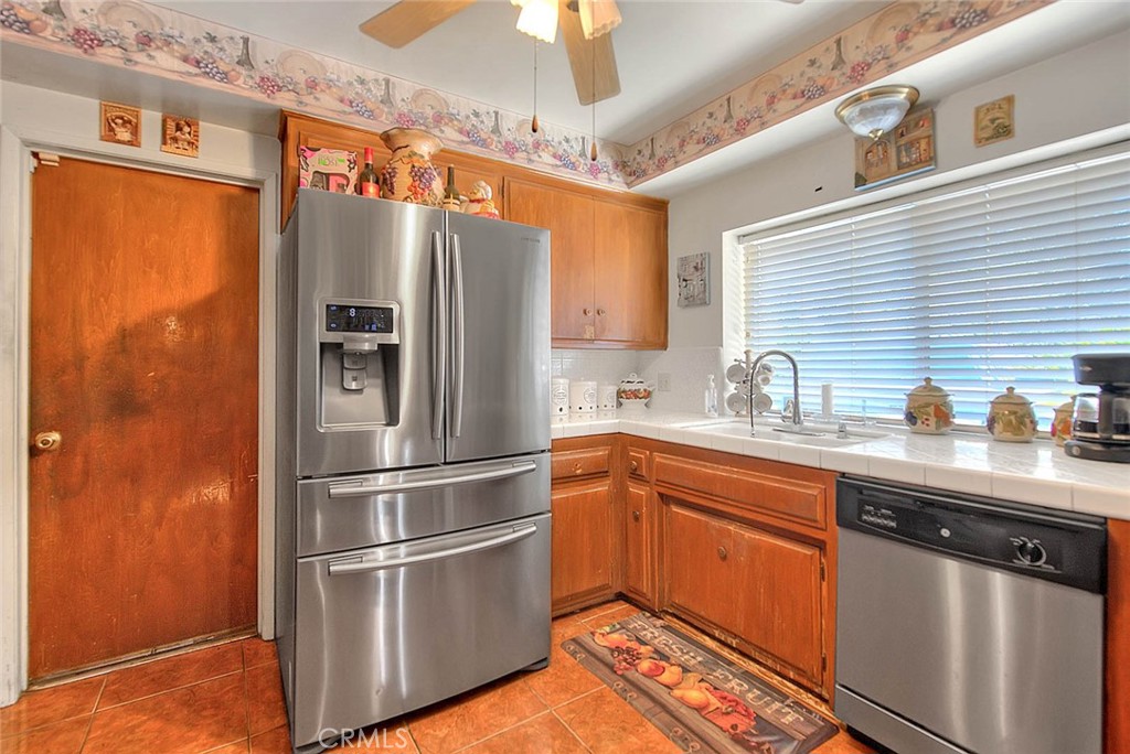 5737 Riverside Avenue Property Photo 6
