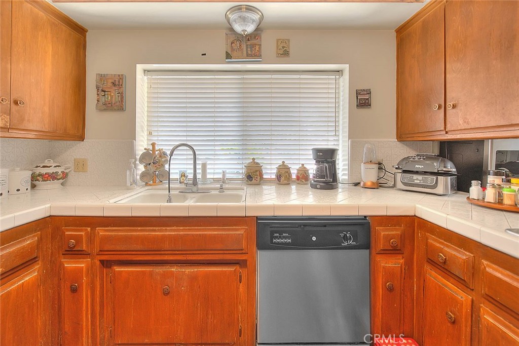 5737 Riverside Avenue Property Photo 7