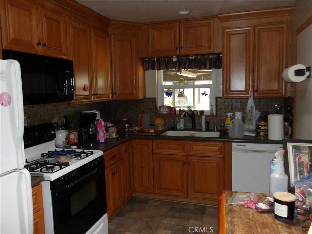 4034 Cottage Drive Property Photo 6