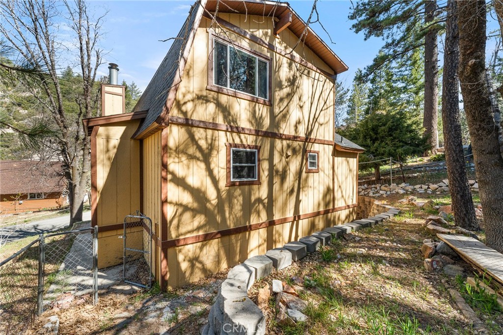 32799 Badger Property Photo 4