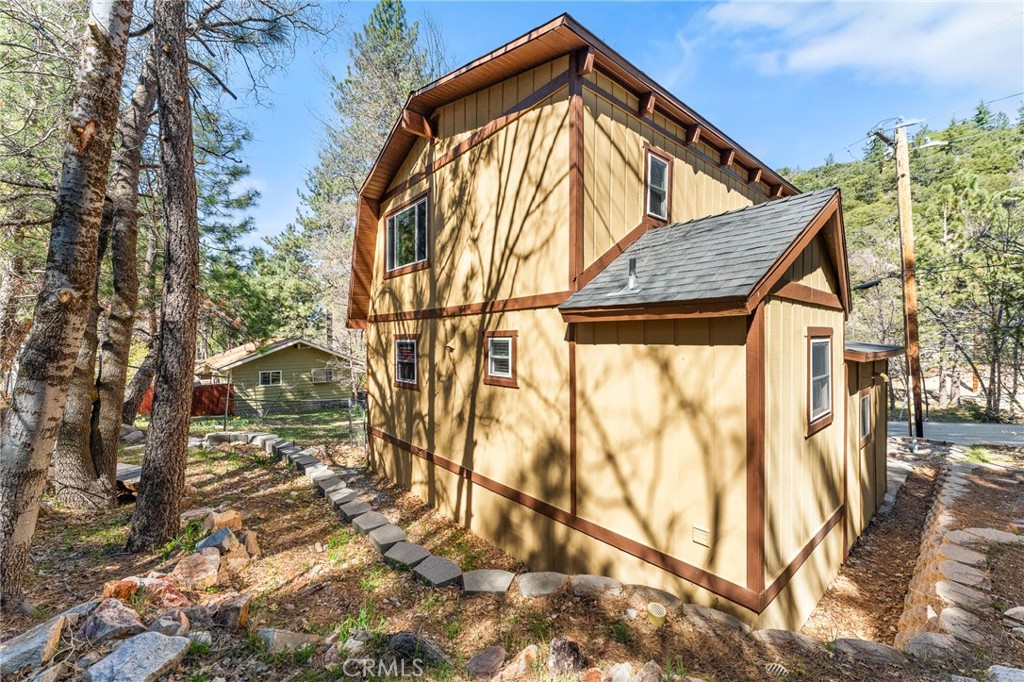 32799 Badger Property Photo 5