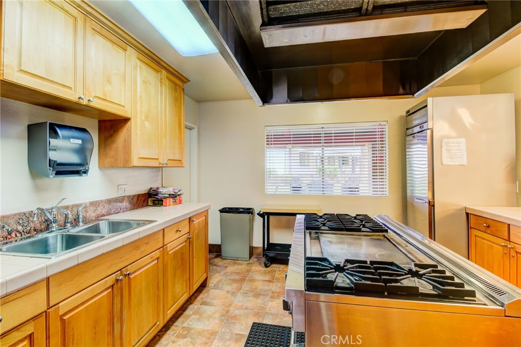 1919 W Coronet Avenue 75 Property Photo 46
