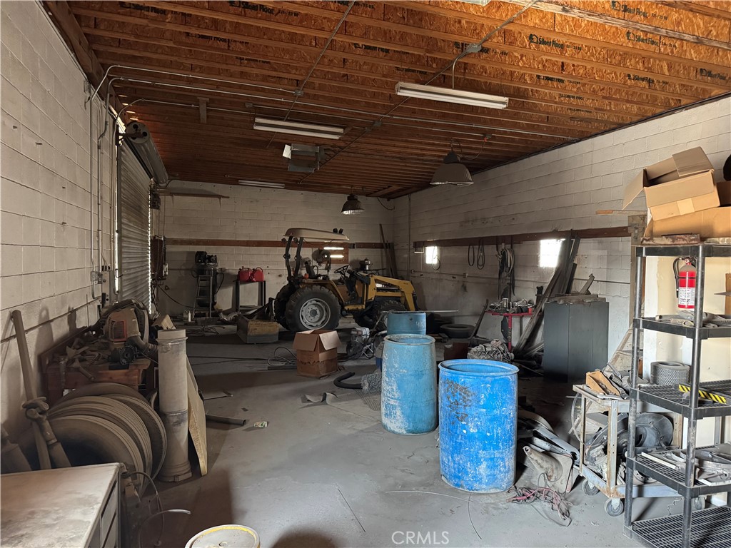 15840 Boyle Avenue Property Photo 4