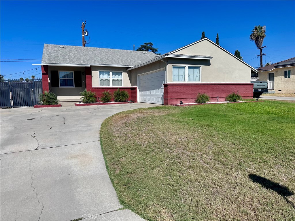 836 N Millard Avenue Property Photo 1