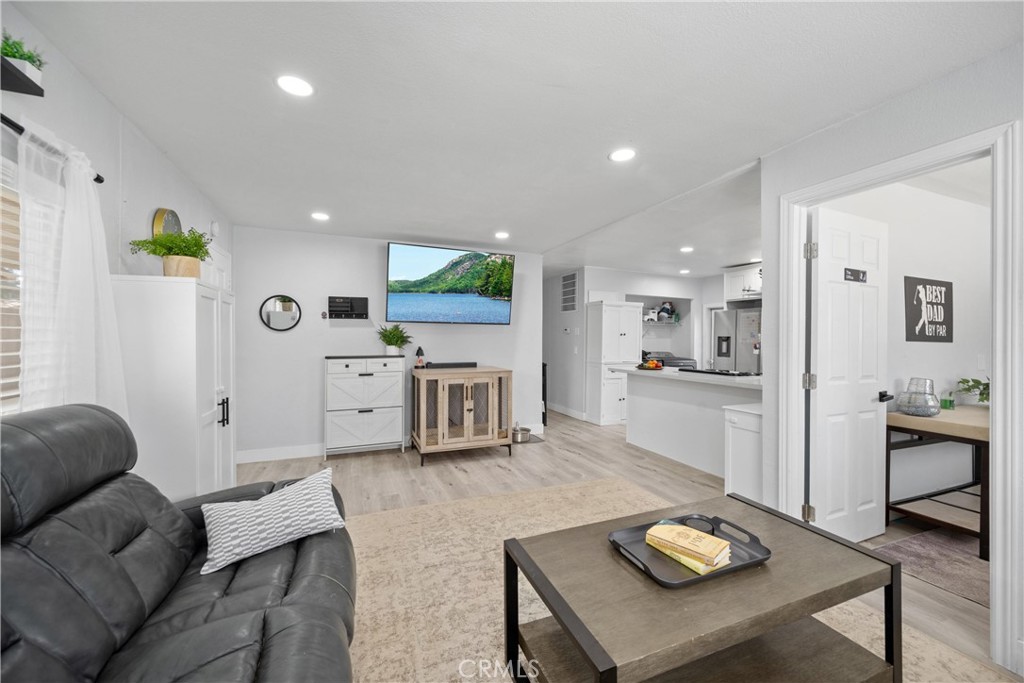17086 Esperanza Drive Property Photo 6