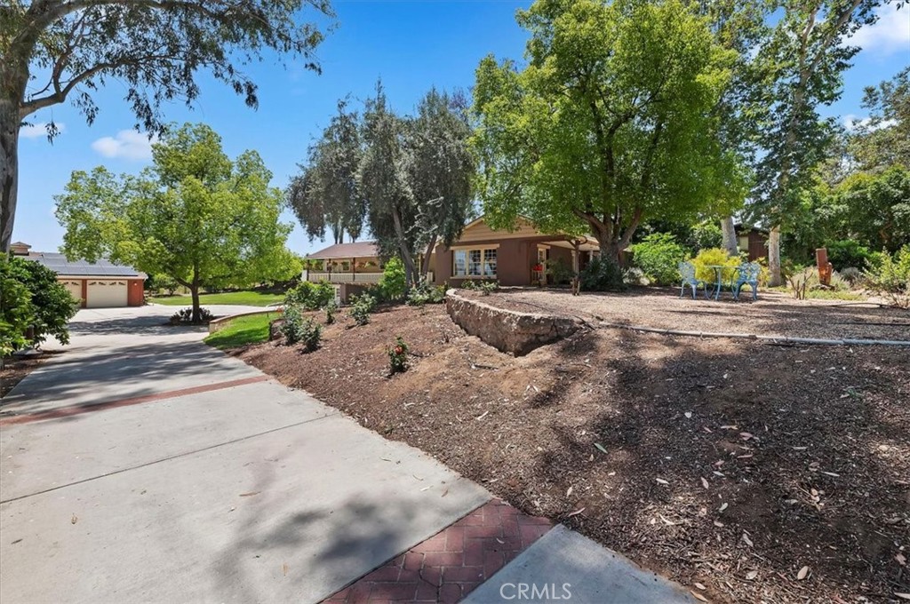 8180 Victoria Avenue Property Photo 8