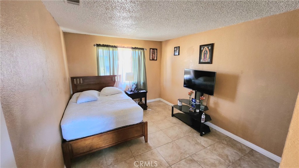 10655 Cochiti Road Property Photo 6