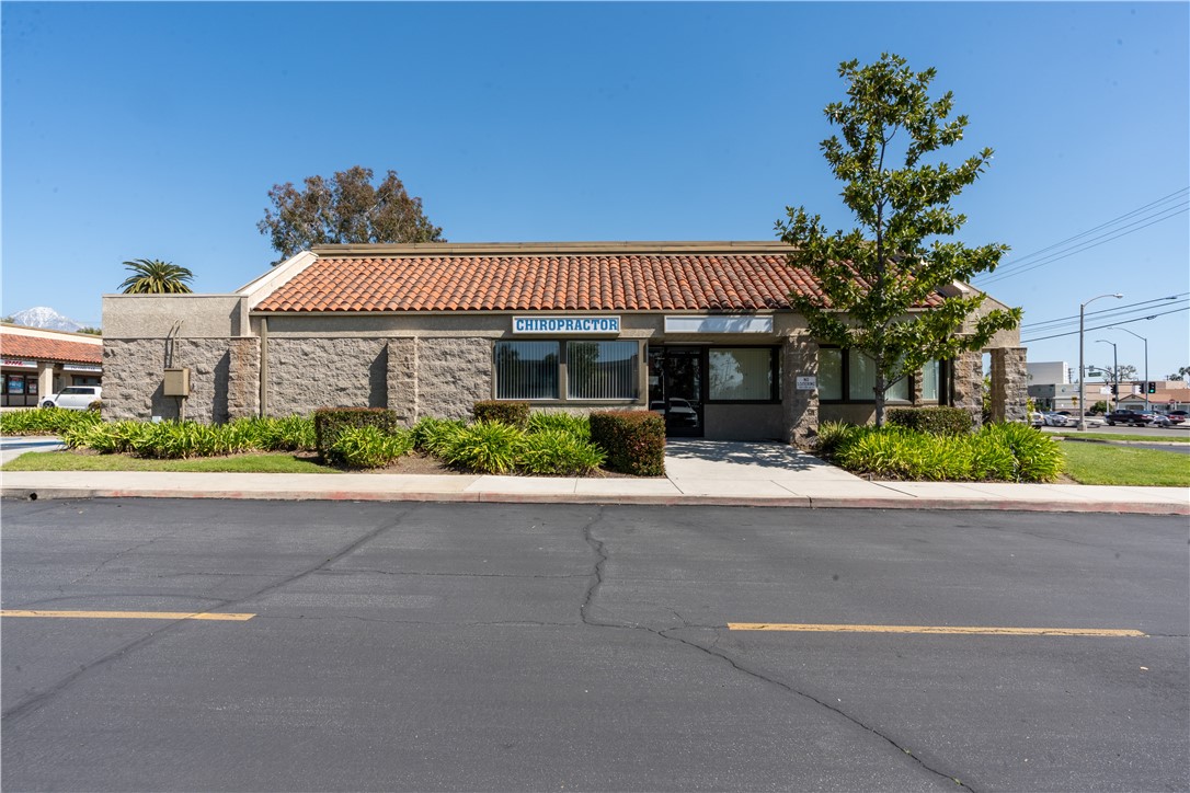 309 355 E Foothill Boulevard Property Photo 18