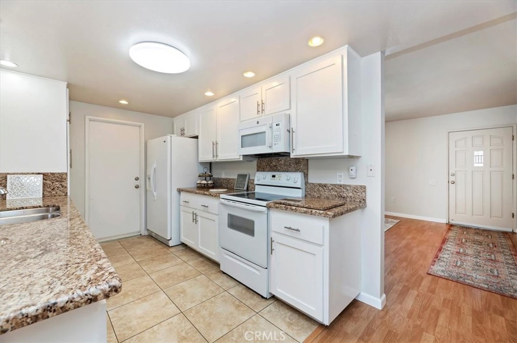 27670 Boston Drive Property Photo 10