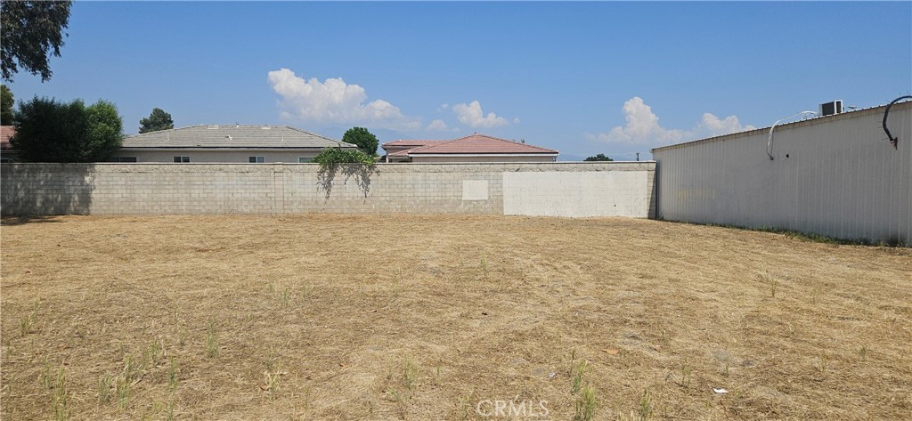 637 S San Jacinto Property Photo 2