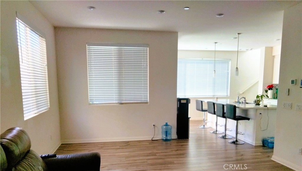 1441 E Laurelwood Property Photo 4