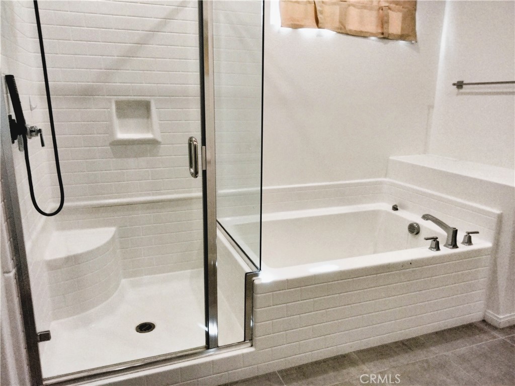 1441 E Laurelwood Property Photo 14