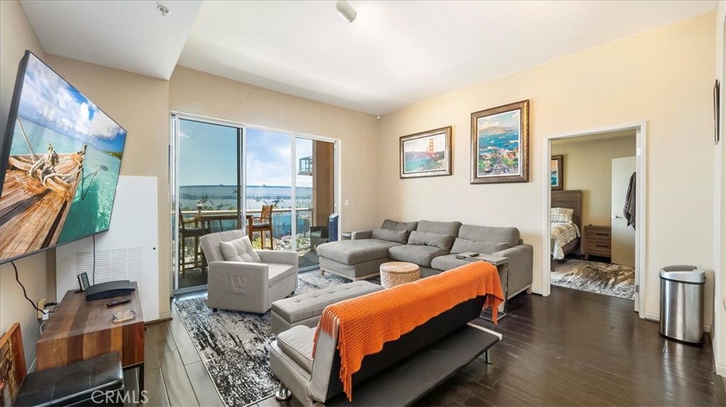488 E Ocean 708 Property Photo 4