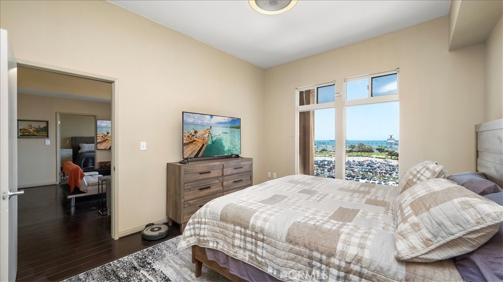 488 E Ocean 708 Property Photo 7