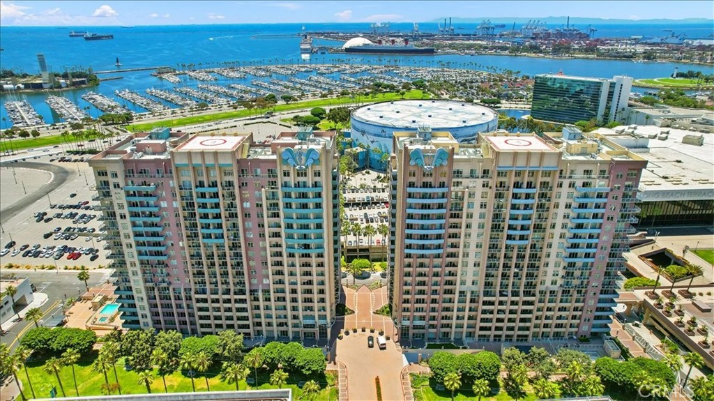 488 E Ocean 708 Property Photo 18